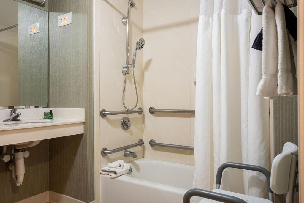 D. Hotel Suites & Spa Holyoke Buitenkant foto
