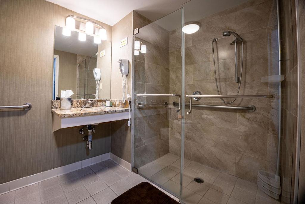 D. Hotel Suites & Spa Holyoke Buitenkant foto