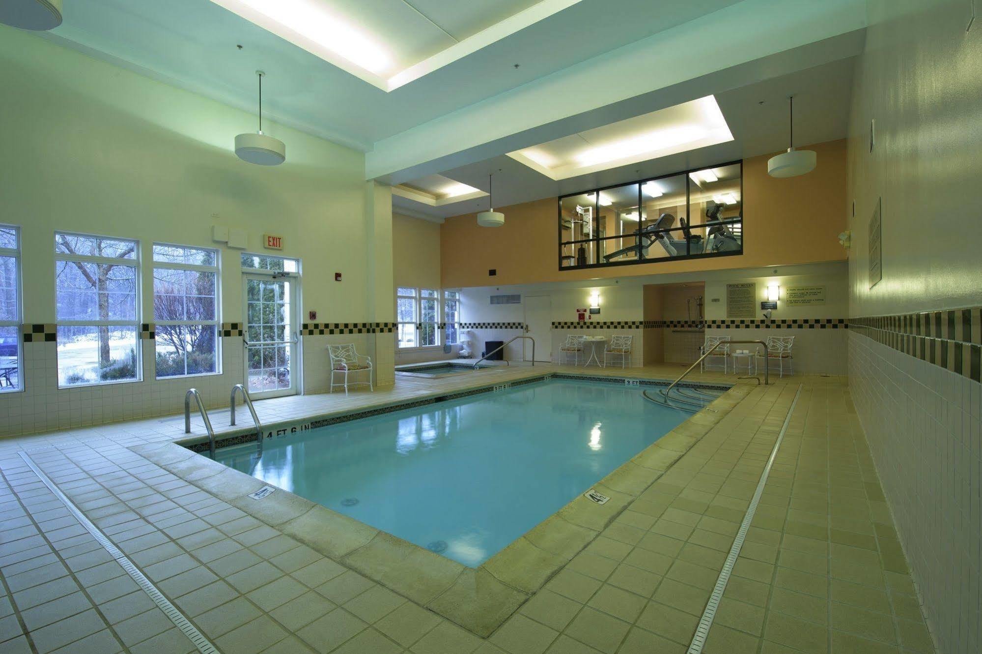 D. Hotel Suites & Spa Holyoke Buitenkant foto