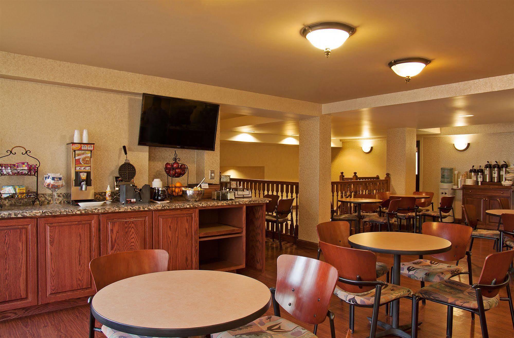 D. Hotel Suites & Spa Holyoke Buitenkant foto