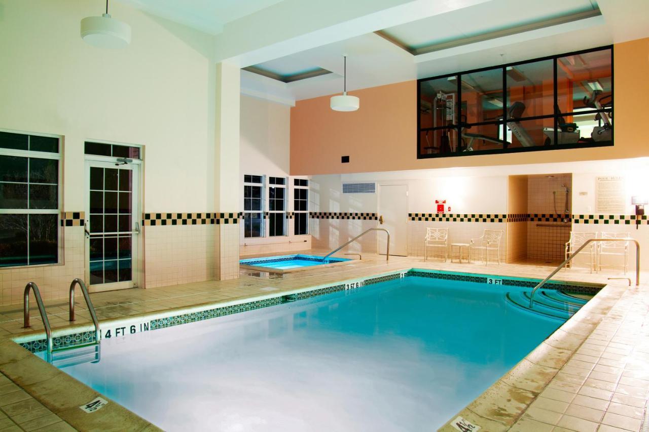 D. Hotel Suites & Spa Holyoke Buitenkant foto